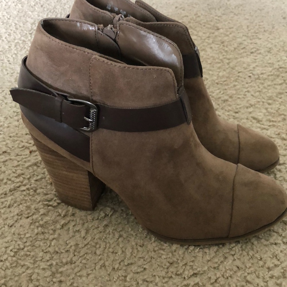 Ankle bootie